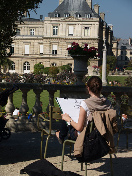 パリの文化・社会・歴史：パリの公園の椅子