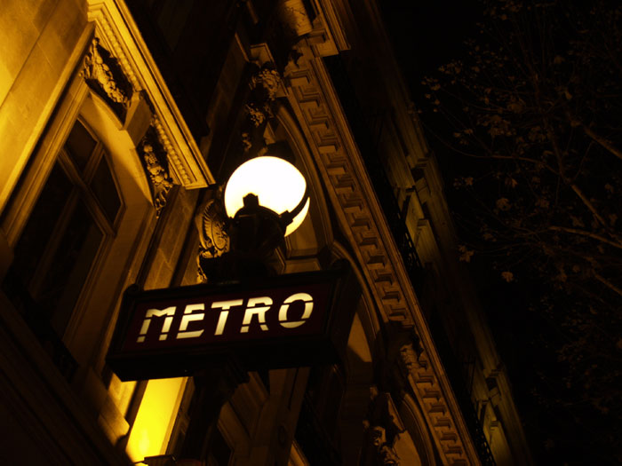 パリの文化・社会・歴史：パリのメトロ