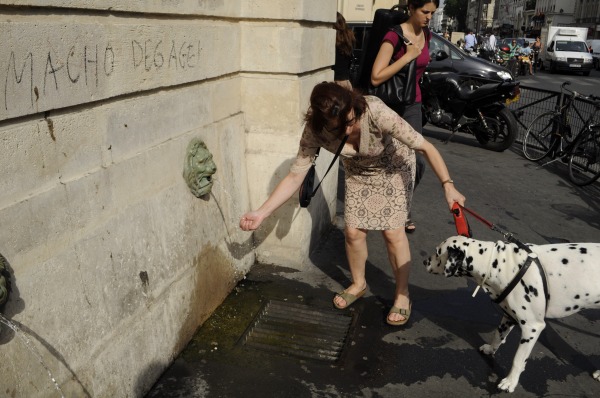 パリの歴史・文化：パリの公共水飲み場（２）
