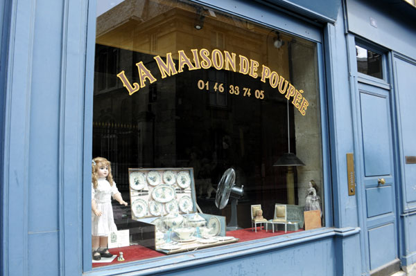 パリの文化・社会・歴史：パリの人形店