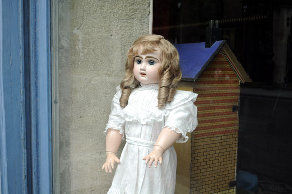 パリの文化・社会・歴史：パリの人形店