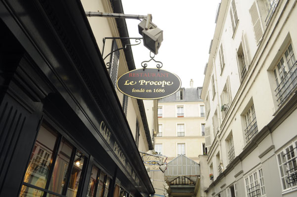 パリの通り：コメルス・サンタンドレ小路