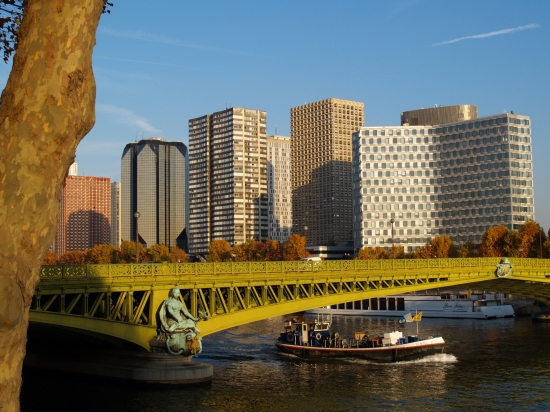 パリの観光地：ミラボー橋