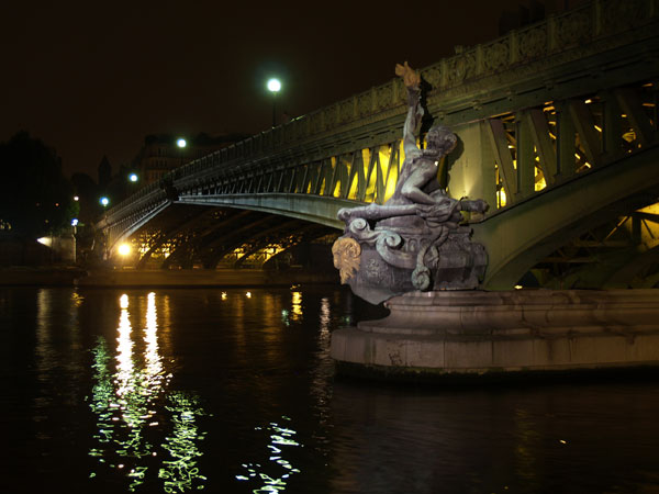 パリ観光地：ミラボー橋