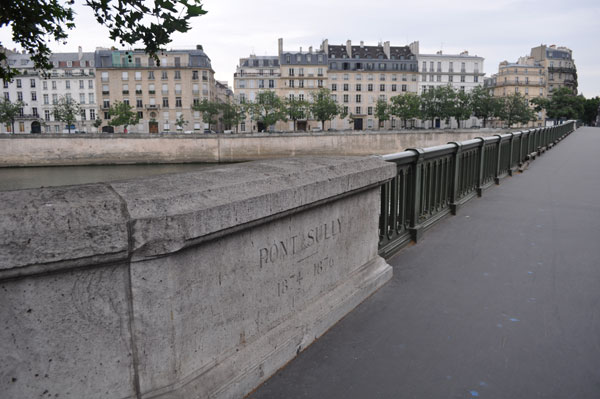 パリ観光地：シュリー橋