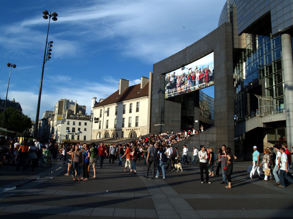 パリの観光地：オペラ・バスティーユ