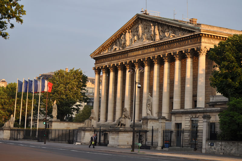 パリの観光地：ブルボン宮