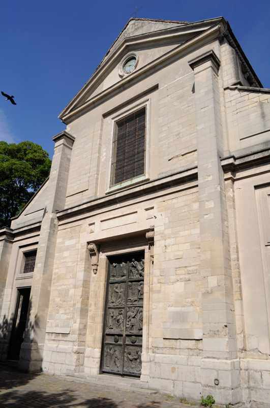 パリの観光地：サン・ピエール・ド・モンマルトル教会
