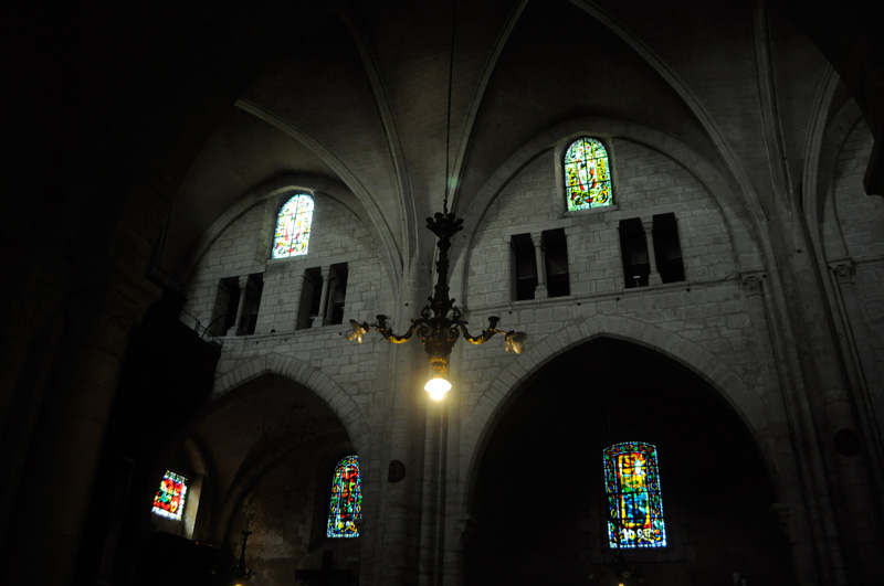 パリ観光地：サン・ピエール・ド・モンマルトル教会