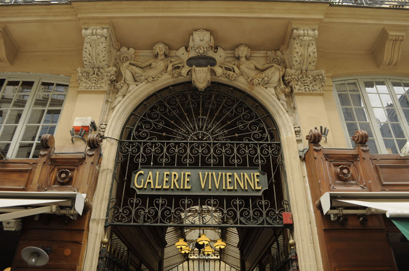 パリの観光地：ギャルリ・ヴィヴィエンヌ