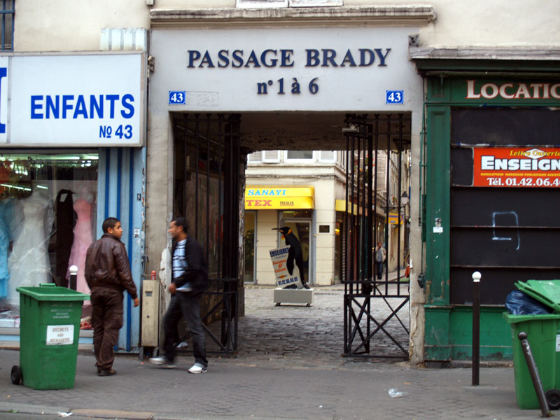 パリの観光地：パサージュ・デュ・ブラディ