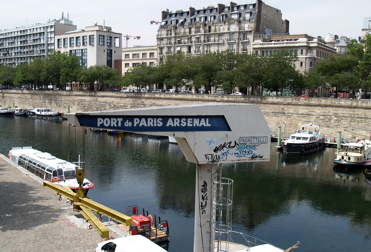 パリ観光地：アルスナル港