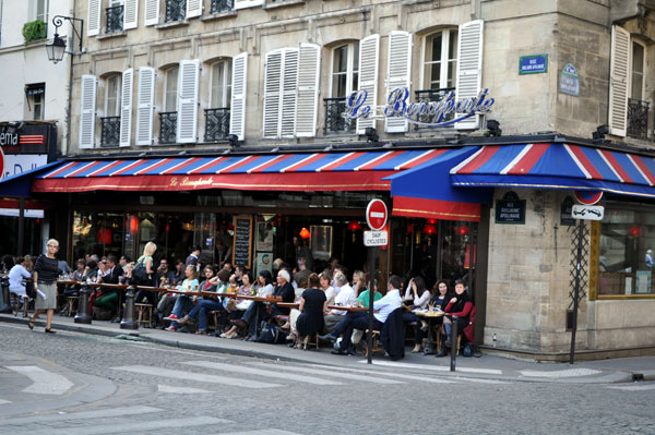 パリ人気エリア：カフェ・ボナパルト（サン・ジェルマン・デ・プレ）