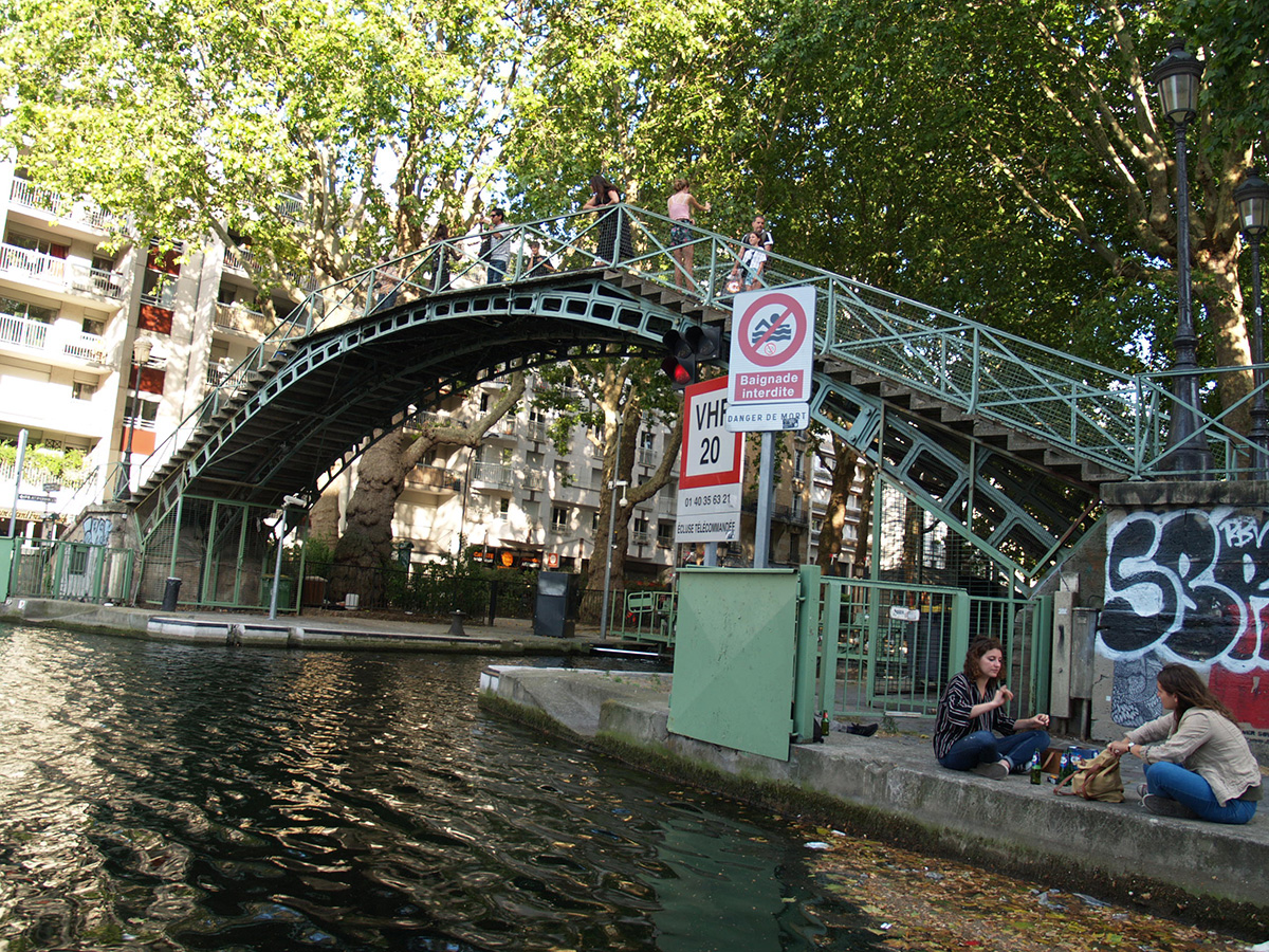 パリ人気エリア：サン・マルタン運河