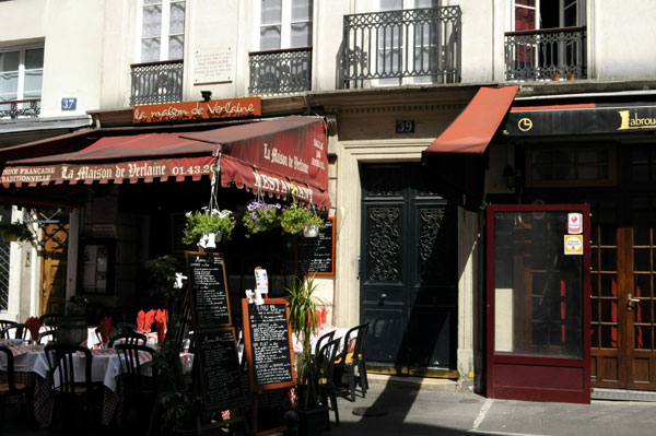 パリおすすめコースの観光地：ヘミングウェイが作品を書いたアパルトマン