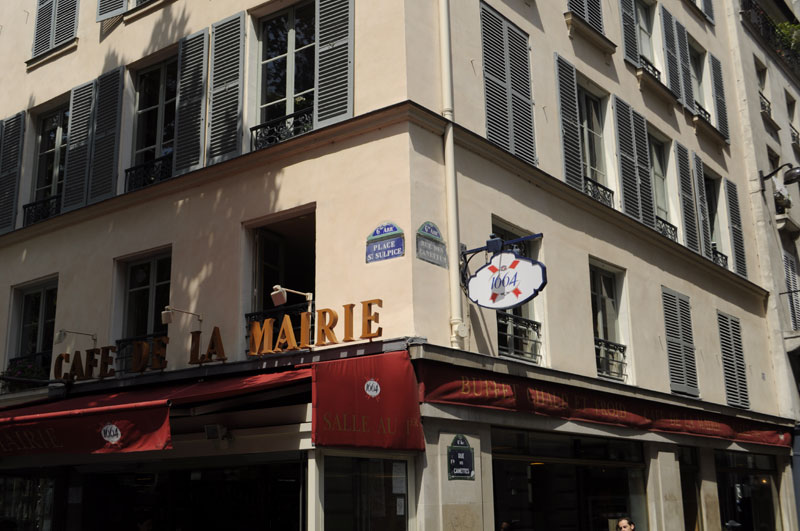パリのカフェ・ブラッスリー：カフェ・ドゥ・ラ・メリー