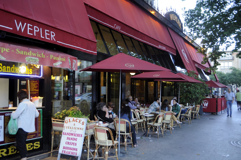 パリのカフェ：ブラッスリー・ウェプレール