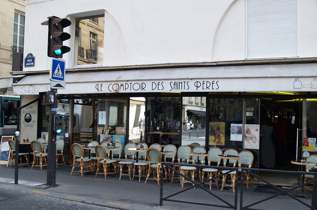 パリのカフェ・ブラッスリー：コントワール・デ・サン・ペール
