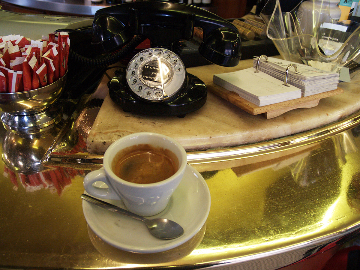 パリのカフェ：コントワール・デ・サン・ペール