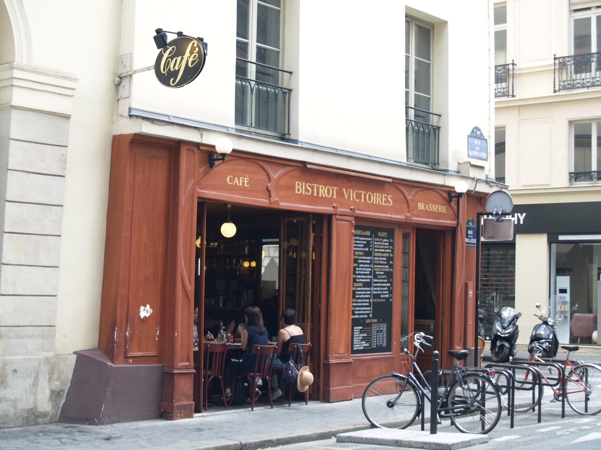 パリのカフェ・ブラッスリー：ビストロ・ヴィクトワール