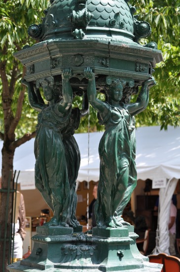パリの文化・社会・歴史：パリの公共水飲み場（ヴァラス給水泉）