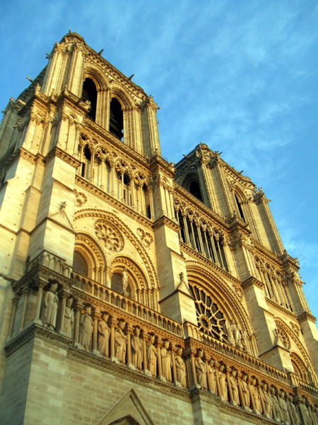 パリ観光地：ノートルダム大聖堂