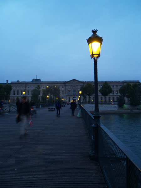 パリ観光地：ポン・デ・ザール（芸術橋）