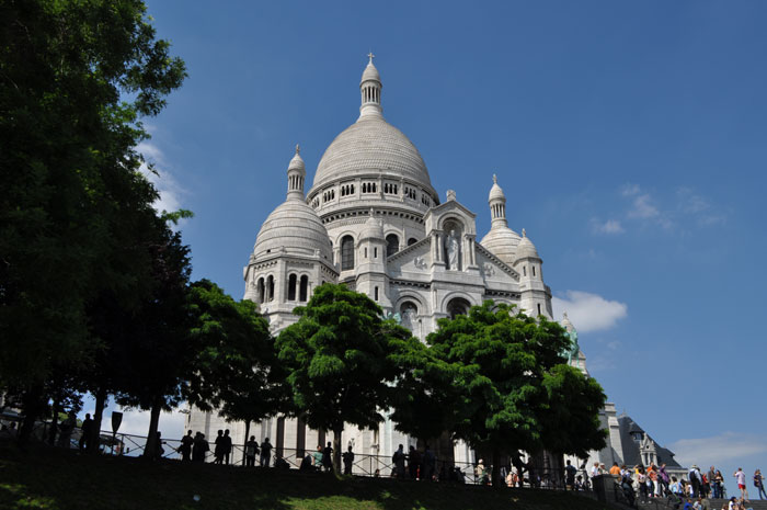 パリの人気観光地：サクレ・クール寺院