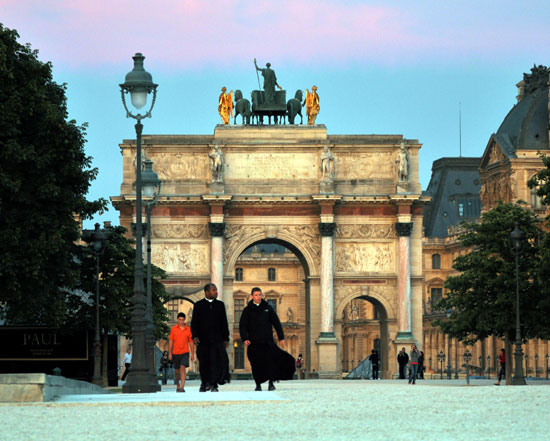 パリの観光地：カルーゼル凱旋門