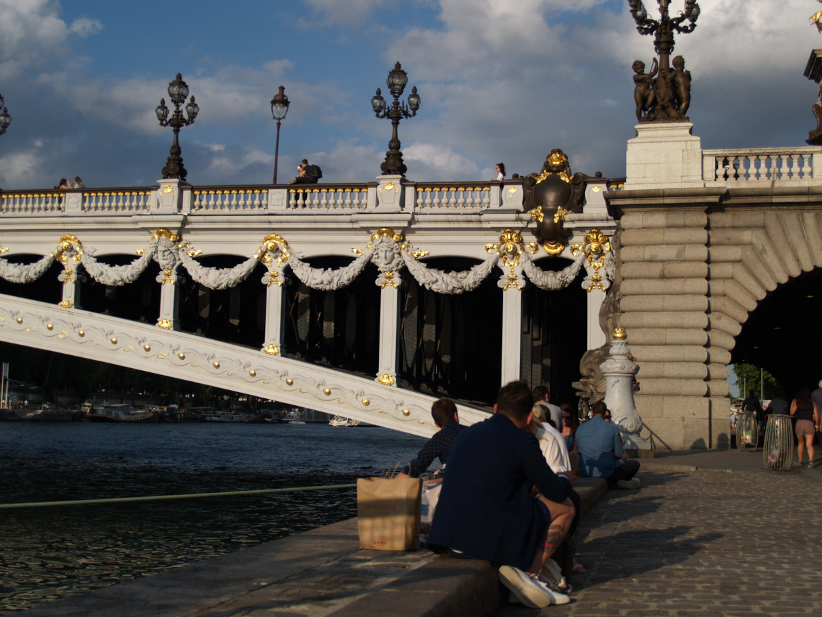 パリ観光地：アレクサンドル3世橋