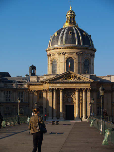 パリの観光地：フランス学士院