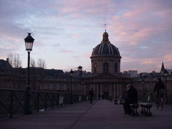 パリ観光地：フランス学士院