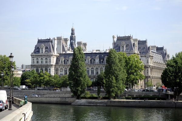 パリ観光地：パリ市庁舎
