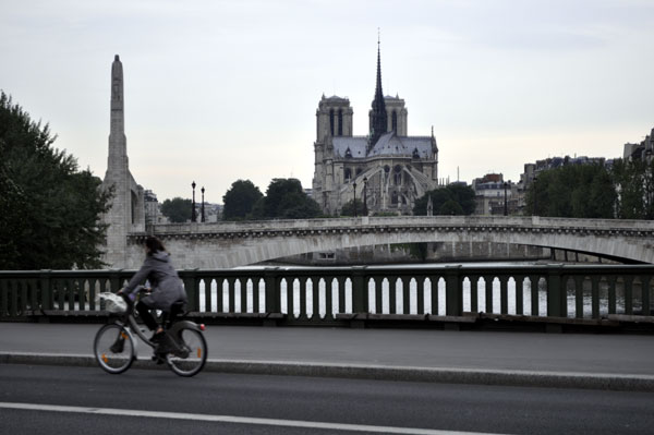 パリの観光地：シュリー橋