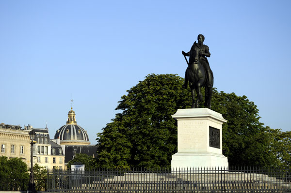 パリ観光地：アンリ4世騎馬像