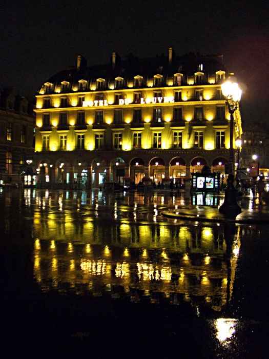 パリ観光地：ホテル・ドゥ・ルーヴル
