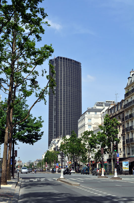パリの観光地：モンパルナスタワー
