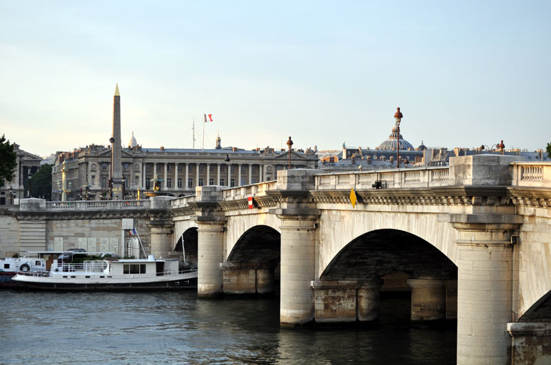 パリ観光地：コンコルド橋