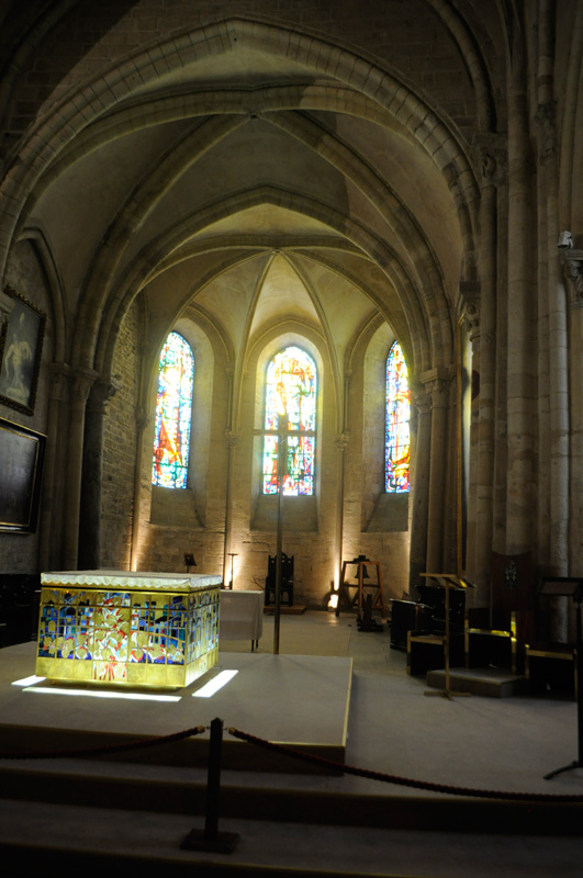パリ観光地：サン・ピエール・ド・モンマルトル教会